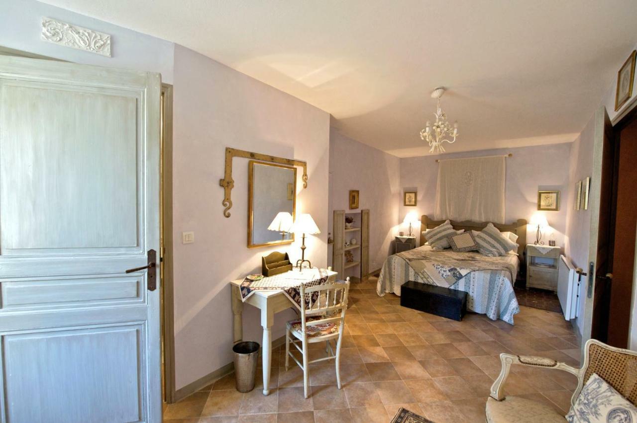 Le Clos Des Freres Gris Bed & Breakfast Aix-en-Provence Dış mekan fotoğraf