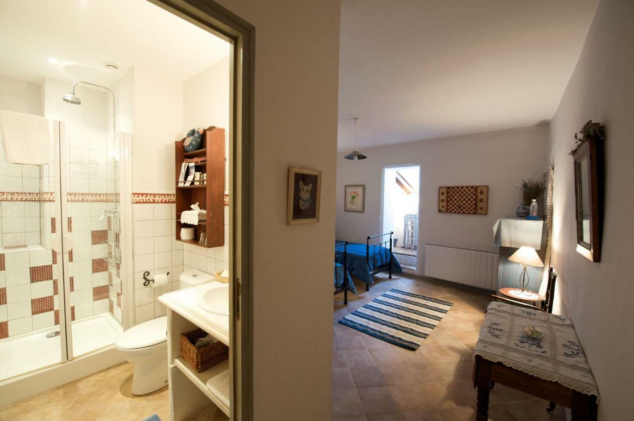 Le Clos Des Freres Gris Bed & Breakfast Aix-en-Provence Dış mekan fotoğraf